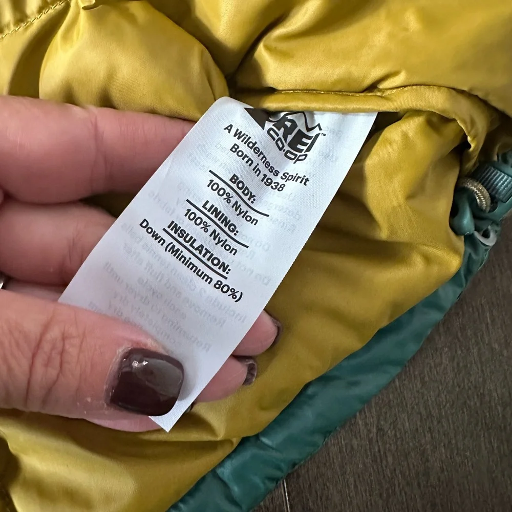 REI COOP Men's Down Puffer Vest Layer Hiking Warm Preppy Green Gold XL - Picture 7 of 8